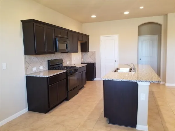 $1,895 | 2880 Donnell Drive, Unit 103, Round Rock, TX 78664