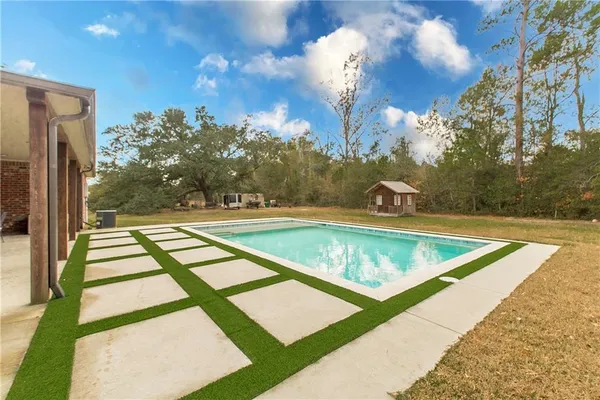 $580,000 | 31029 La-22 Highway, Springfield, LA 70462