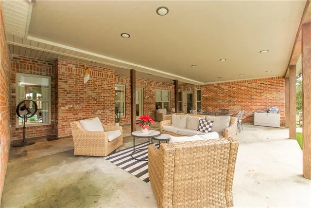 $580,000 | 31029 Louisiana Highway, Springfield, LA 70462