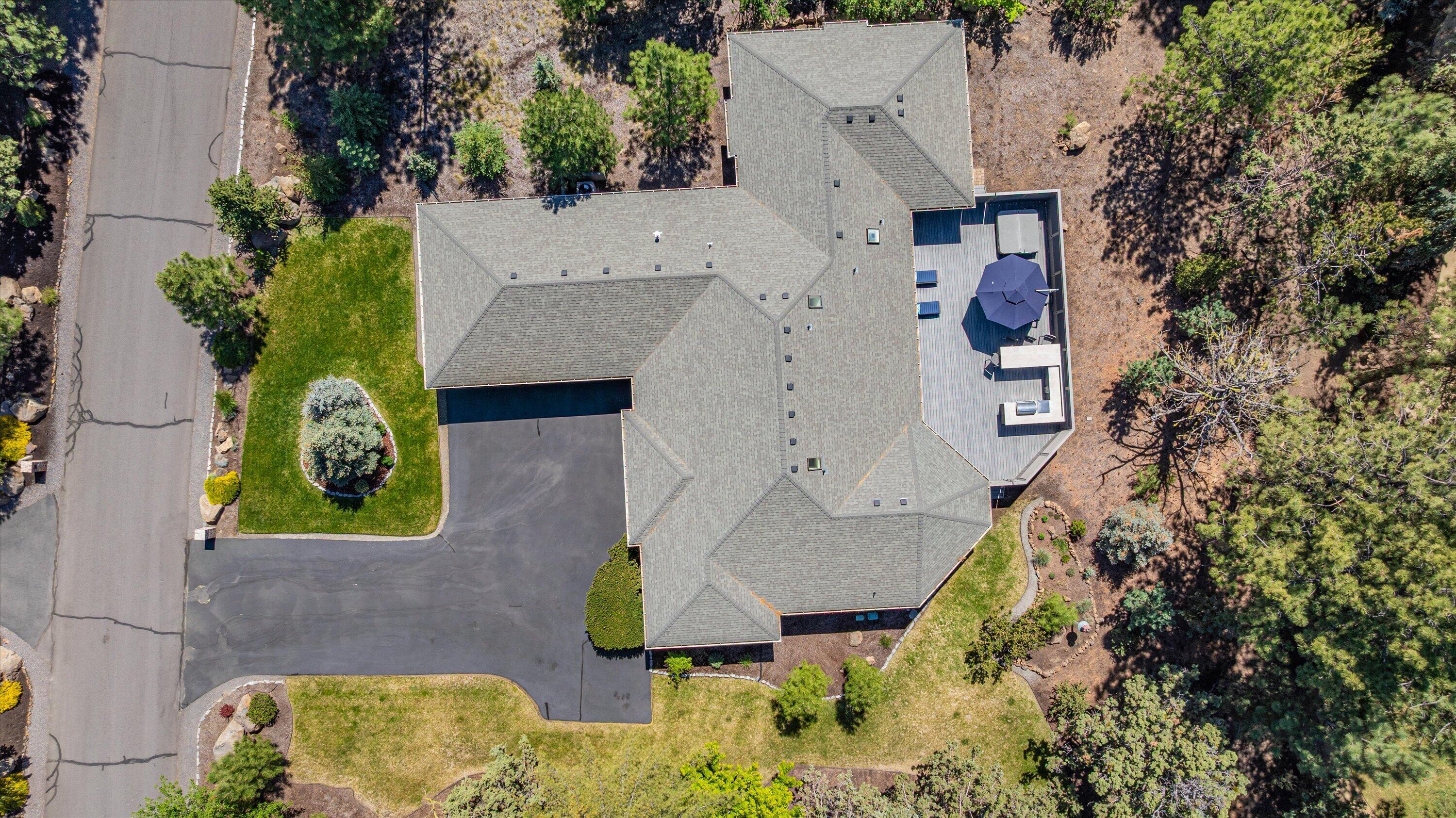 3795 Northwest Summerfield Road Bend, OR 97703 - Photo 2 of 50