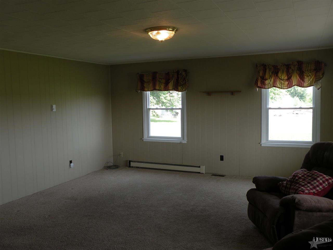 5429 Gustin Road Woodburn, IN 46797 - Photo 5 of 26
