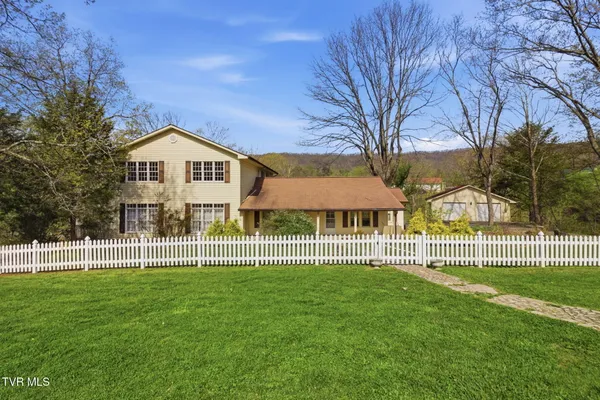 $524,500 | 2412 Reservoir Road, Kingsport, TN 37660