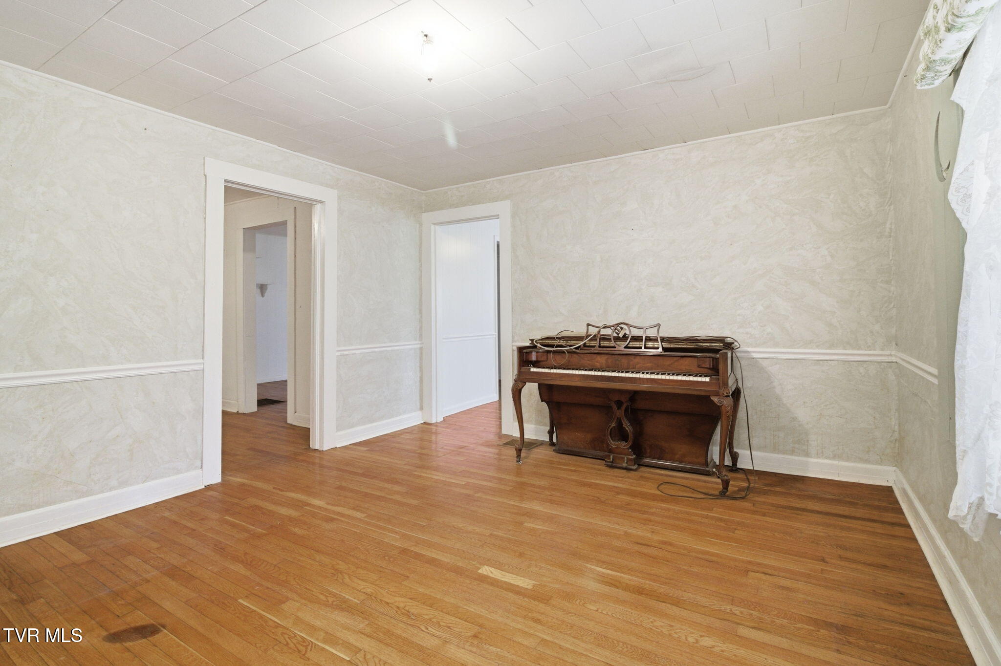 2412 Reservoir Road Kingsport, TN 37660 - Photo 28 of 53 28-web-or-mls-DZ3A0269
