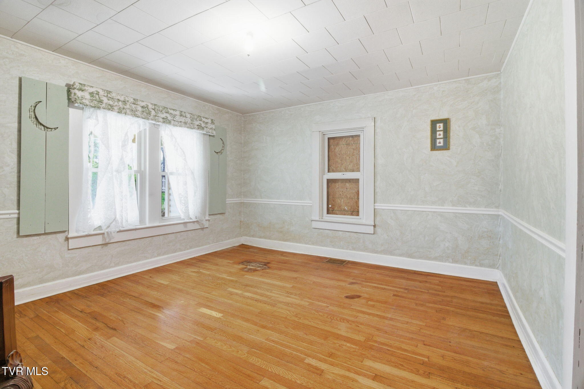 2412 Reservoir Road Kingsport, TN 37660 - Photo 29 of 53 29-web-or-mls-DZ3A0273