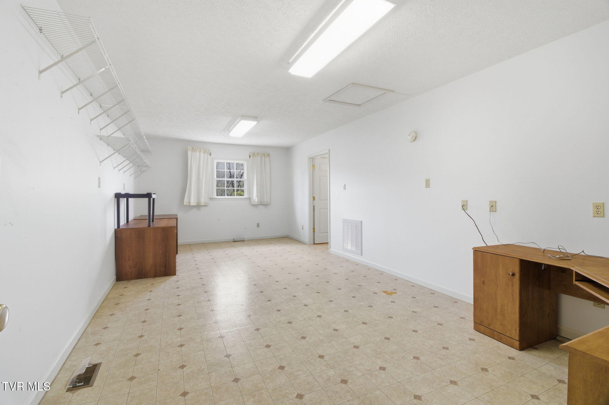 2412 Reservoir Road Kingsport, TN 37660 - Photo 45 of 53 45-web-or-mls-DZ3A0353