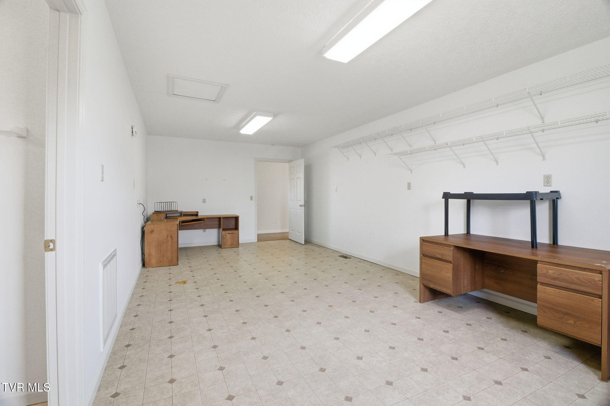 2412 Reservoir Road Kingsport, TN 37660 - Photo 46 of 53 46-web-or-mls-DZ3A0357