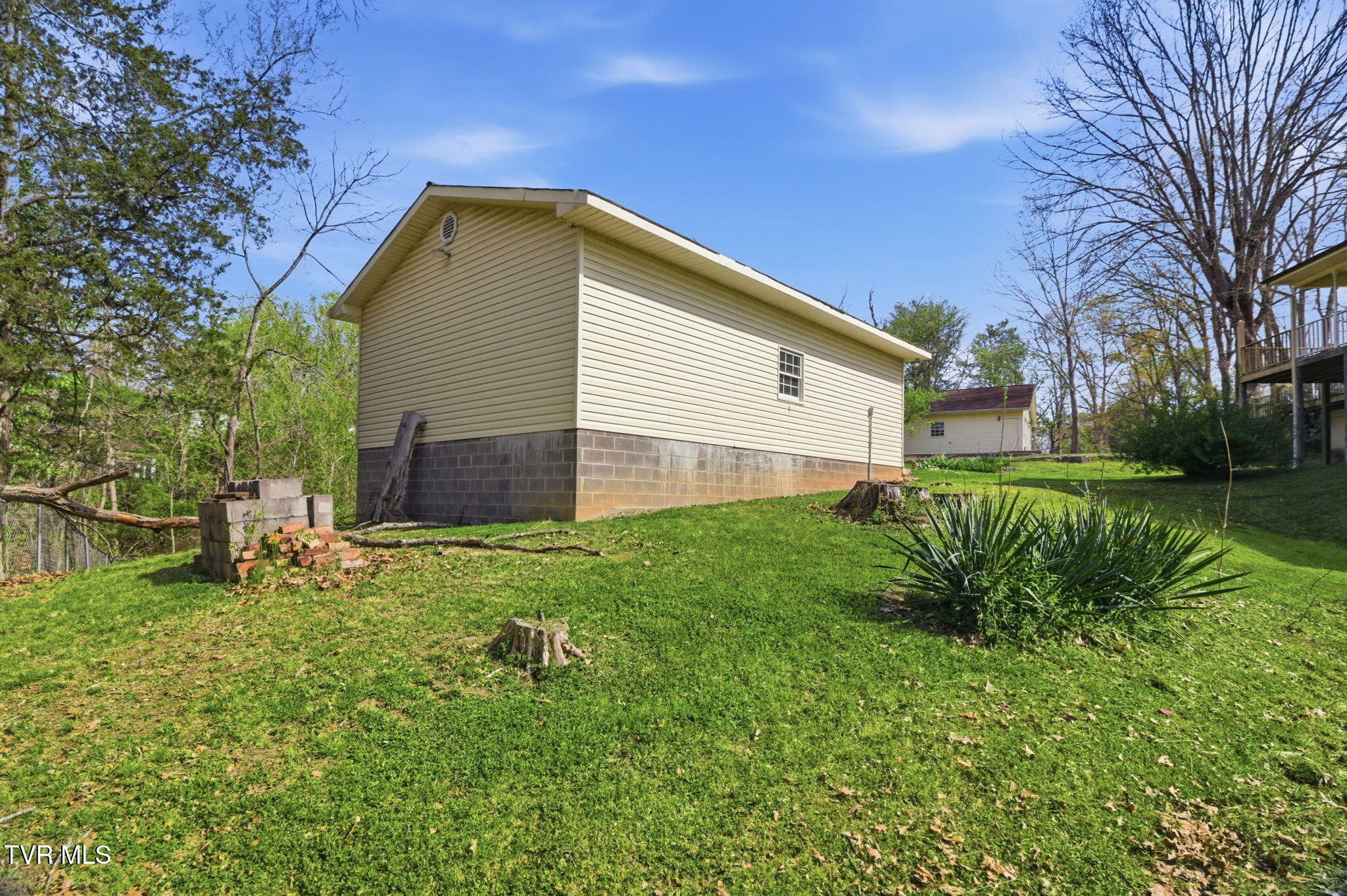 2412 Reservoir Road Kingsport, TN 37660 - Photo 6 of 53 6-web-or-mls-DZ3A0153