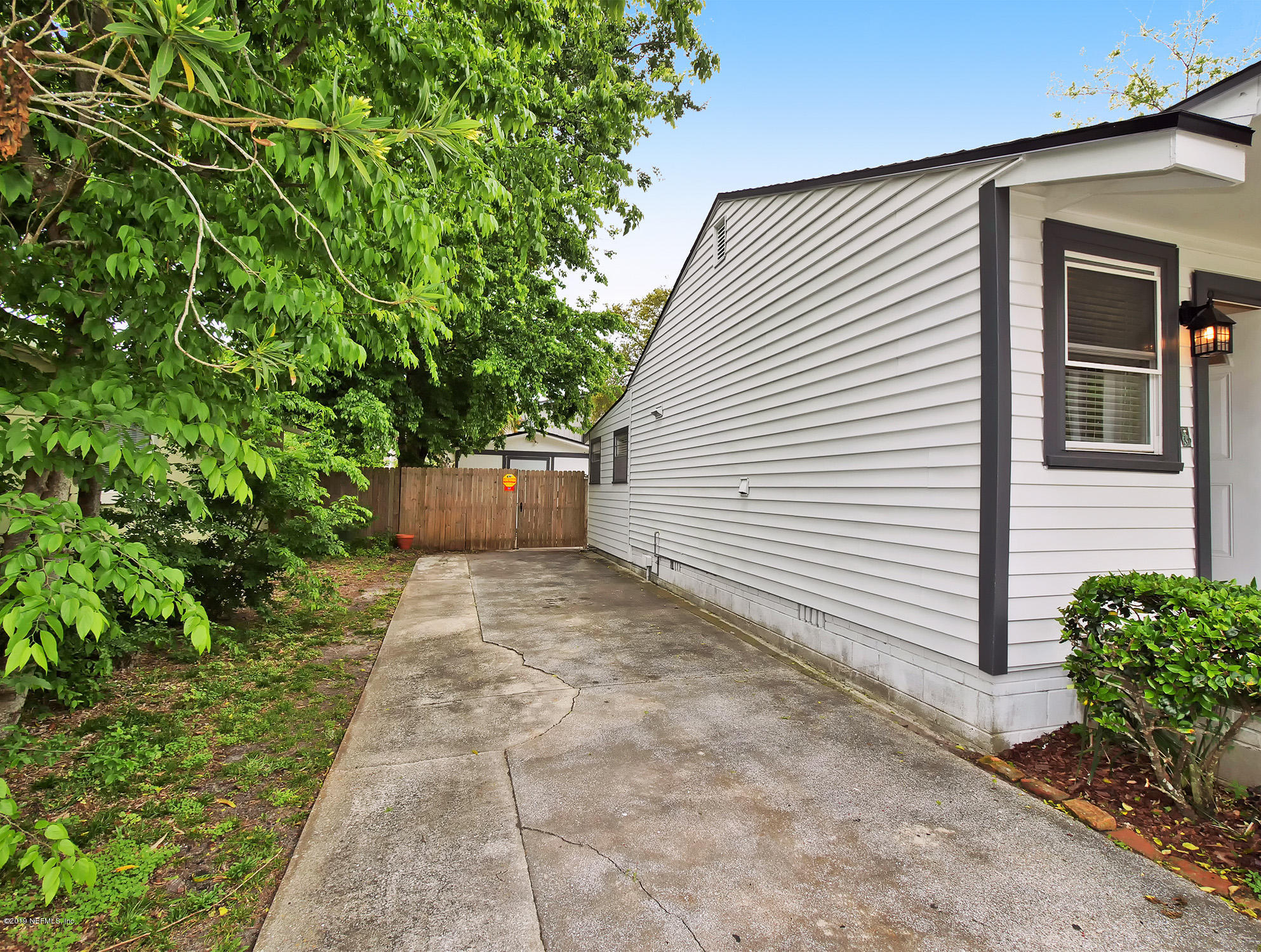 161 Seminole Road Atlantic Beach, FL 32233 - Photo 17 of 20 161 Seminole Rd-24