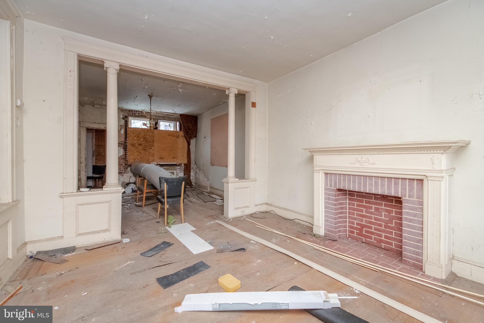 2913 Baker Street Baltimore, MD 21216 - Photo 2 of 22 Living Room