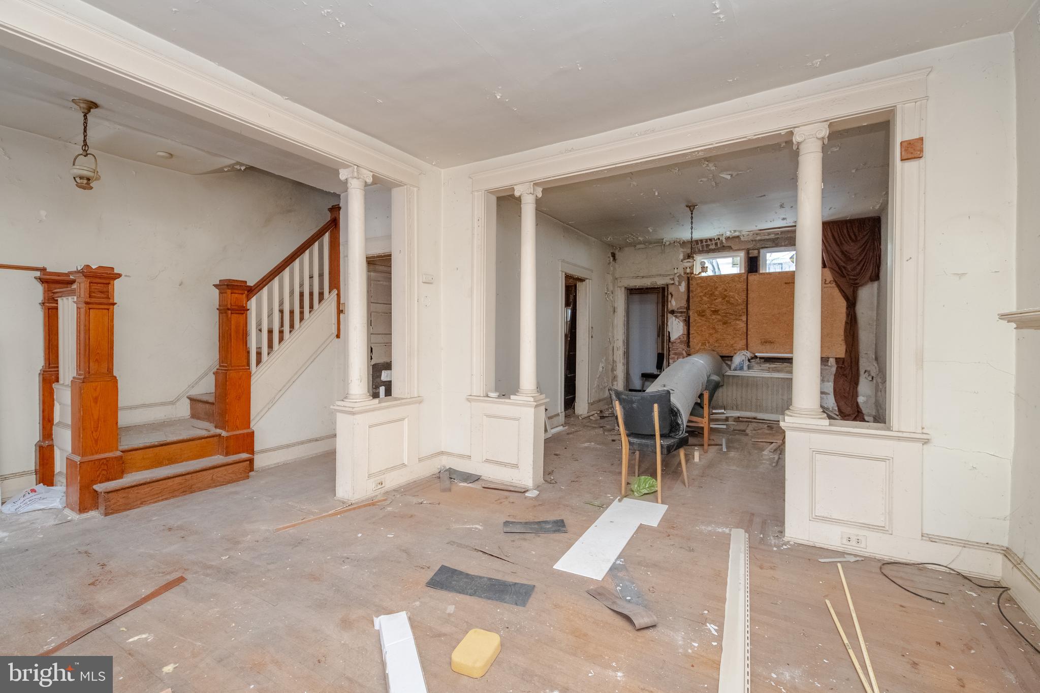 2913 Baker Street Baltimore, MD 21216 - Photo 3 of 22 Living Room