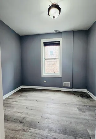 $2,500 | 3741 South Honore Street, Unit TWO, Chicago, IL 60609