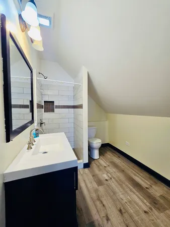 $2,500 | 3741 South Honore Street, Unit TWO, Chicago, IL 60609
