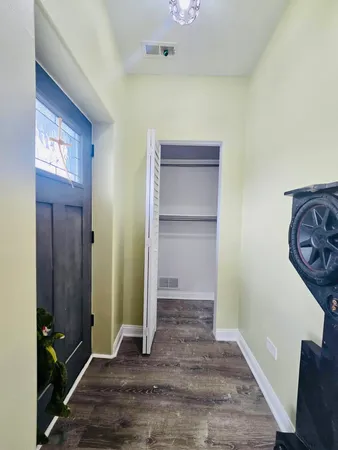 $2,500 | 3741 South Honore Street, Unit TWO, Chicago, IL 60609