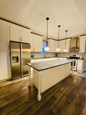 $2,500 | 3741 South Honore Street, Unit TWO, Chicago, IL 60609