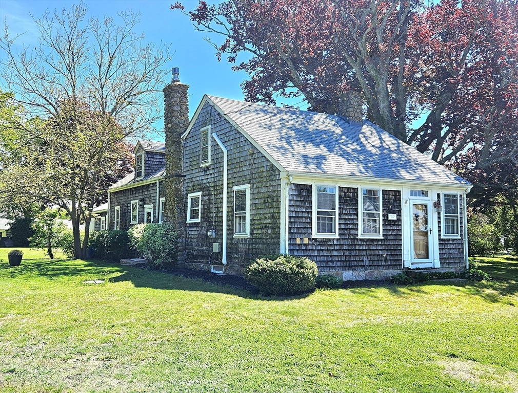 4 Randall Road Mattapoisett, MA 02739 - Photo 1 of 36 Gallery Image 1