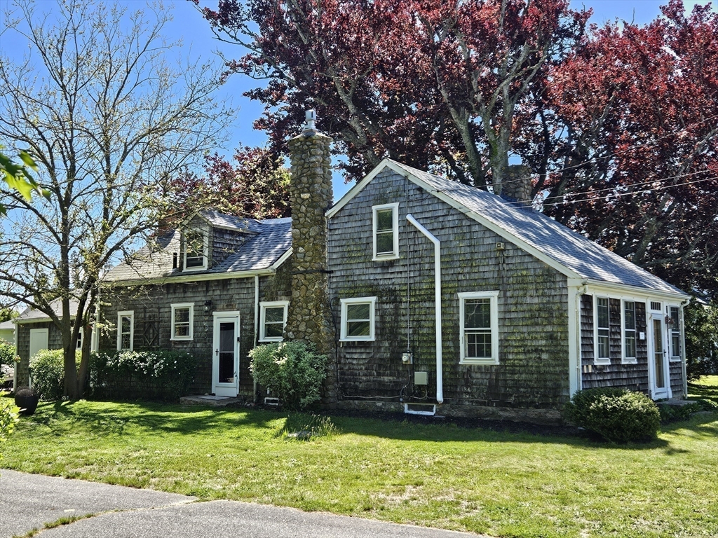 4 Randall Road Mattapoisett, MA 02739 - Photo 2 of 36 Gallery Image 2