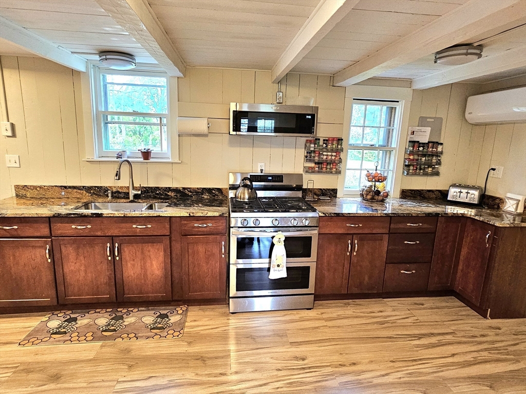 4 Randall Road Mattapoisett, MA 02739 - Photo 4 of 36 Gallery Image 4