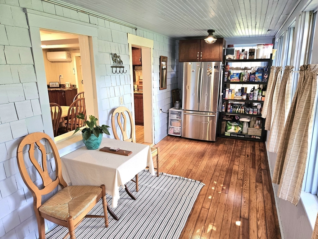 4 Randall Road Mattapoisett, MA 02739 - Photo 8 of 36 Gallery Image 8