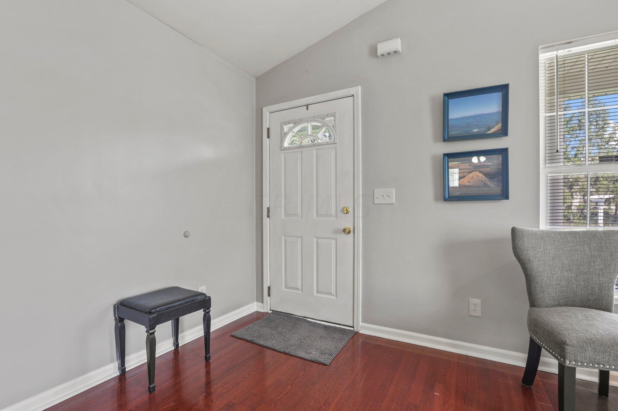 5575 Broadview Road Columbus, OH 43230 - Photo 14 of 66 Entryway