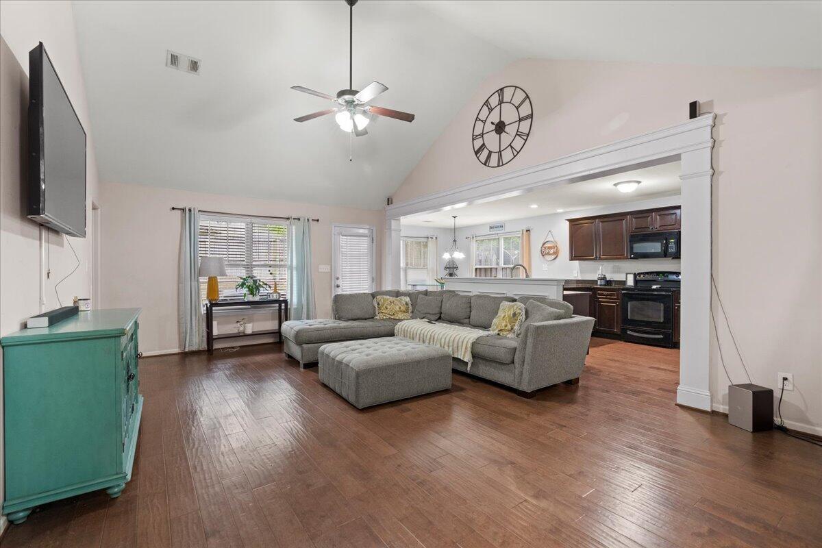 602 Todd Road Martinez, GA 30907 - Photo 5 of 29 06-Living Room
