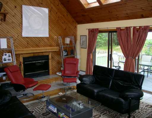 2705 Flat River Road Coventry, RI 02816 - Photo 2 of 7 Living Room.