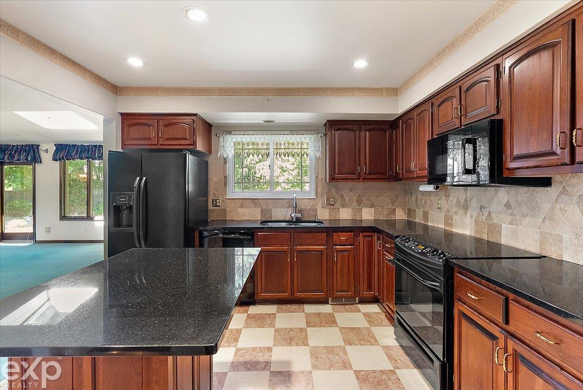 100 Moran Road Grosse Pointe Farms, MI 48236 - Photo 35 of 61