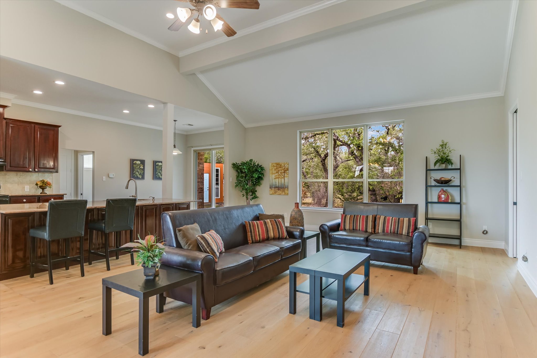 Living Room with tall ceiling