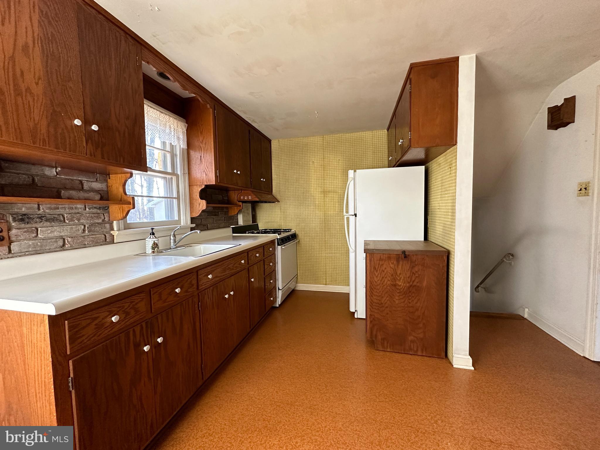 1111 East Sandy Ridge Road Doylestown, PA 18901 - Photo 14 of 42 Kitchen