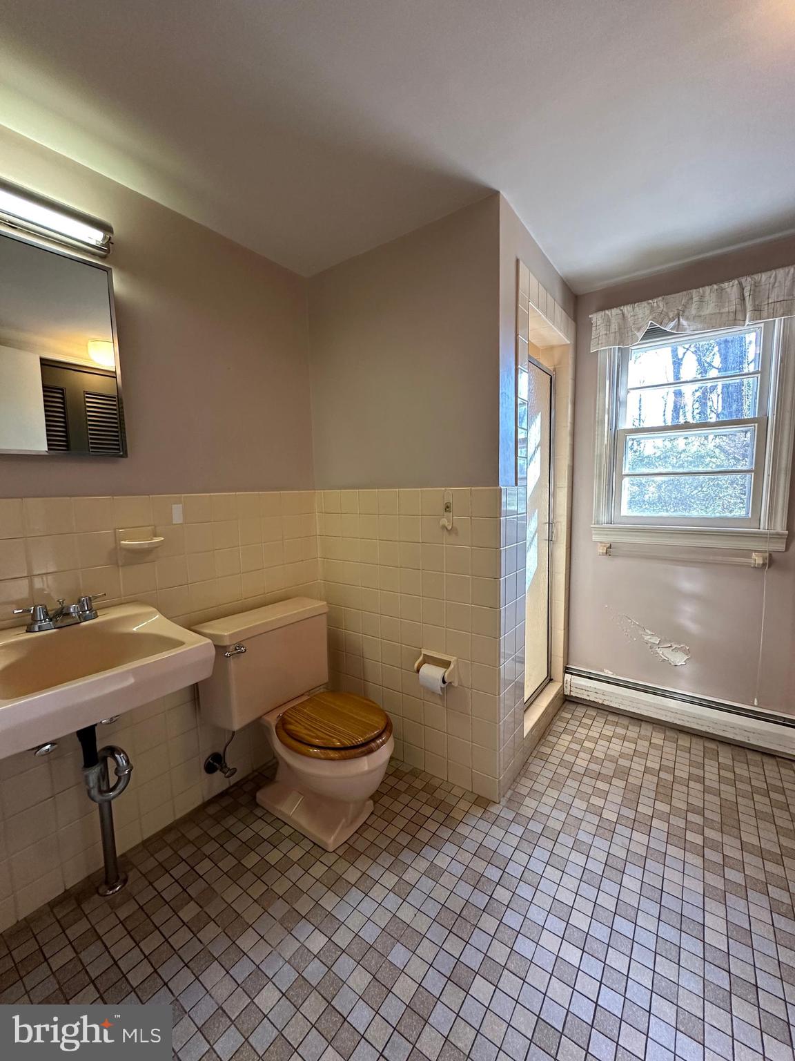 1111 East Sandy Ridge Road Doylestown, PA 18901 - Photo 32 of 42 First Level Full Bath