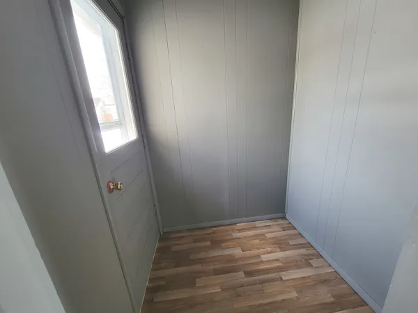 a view of empty room with window