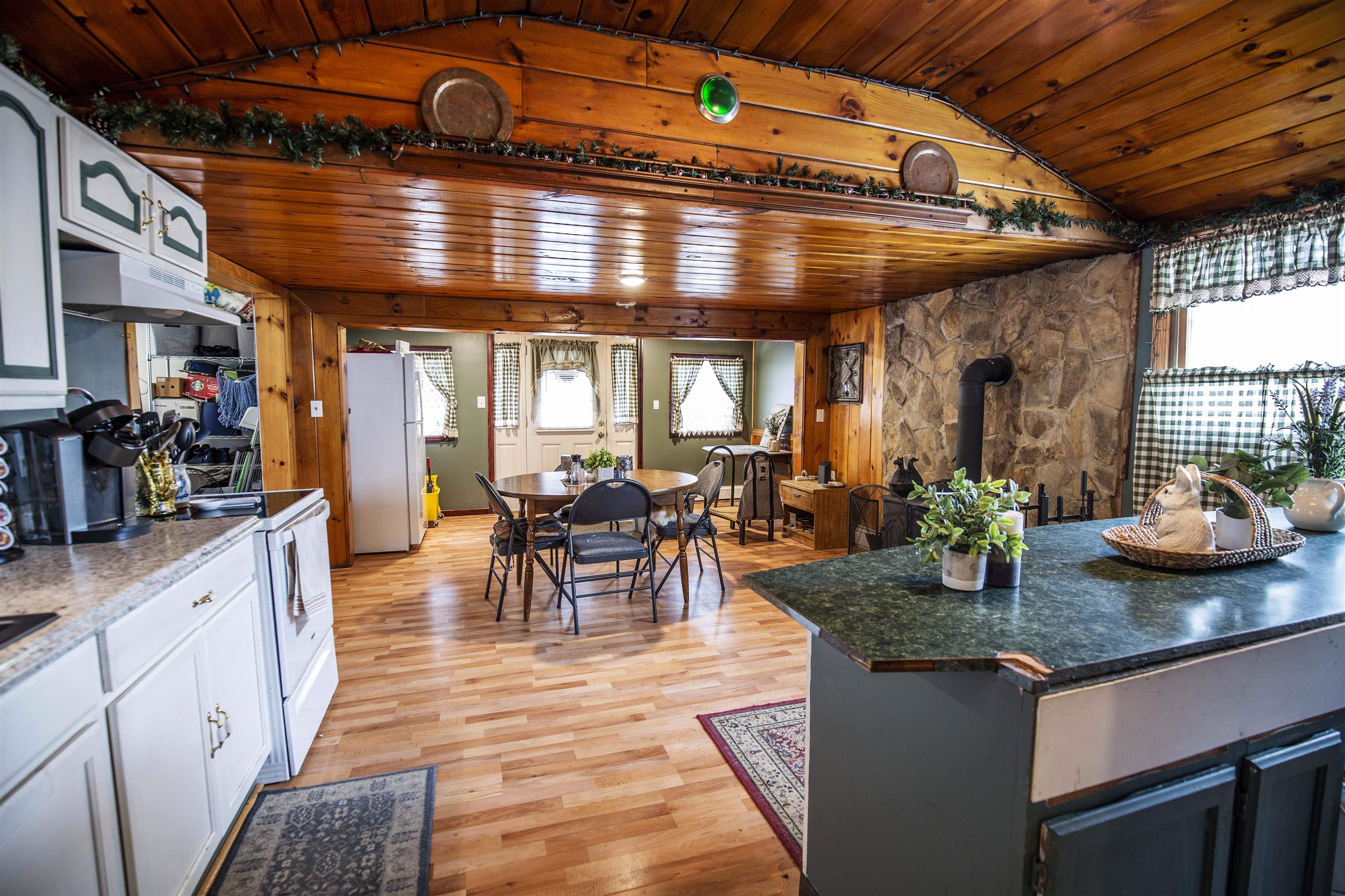 17 Lakeview Road Raymond, NH 03077 - Photo 6 of 28 Gallery Image 6