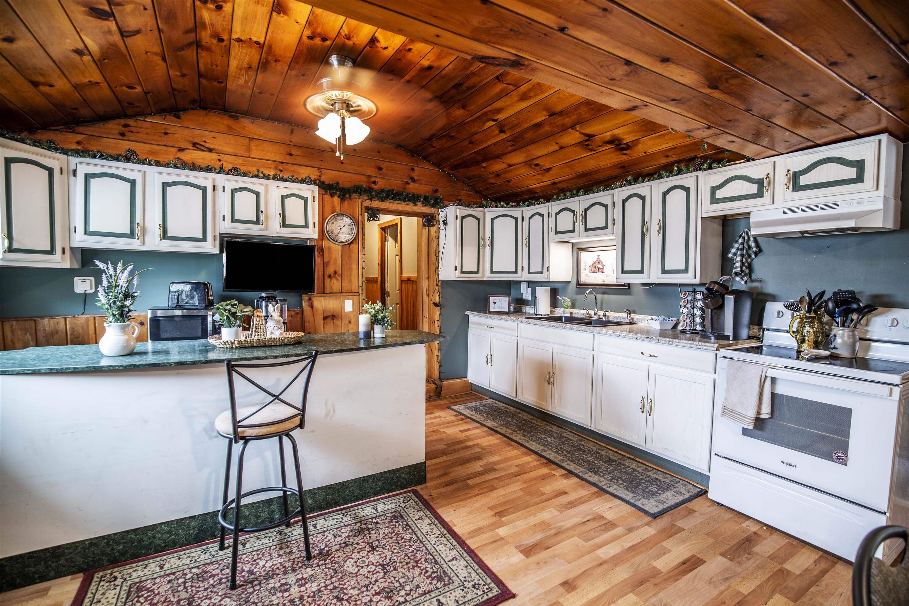 17 Lakeview Road Raymond, NH 03077 - Photo 8 of 28 Gallery Image 8