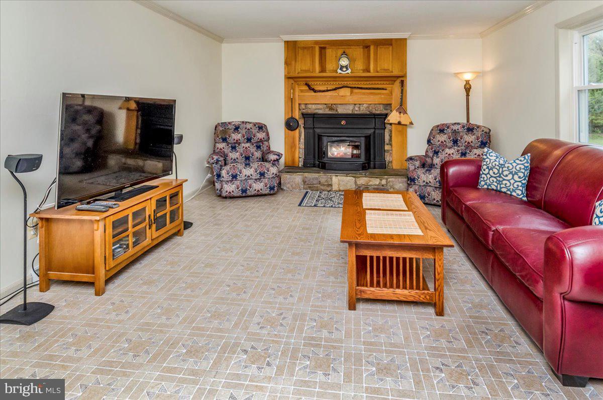 5926 Corrigan Road Doylestown, PA 18902 - Photo 13 of 31 Gallery Image 13