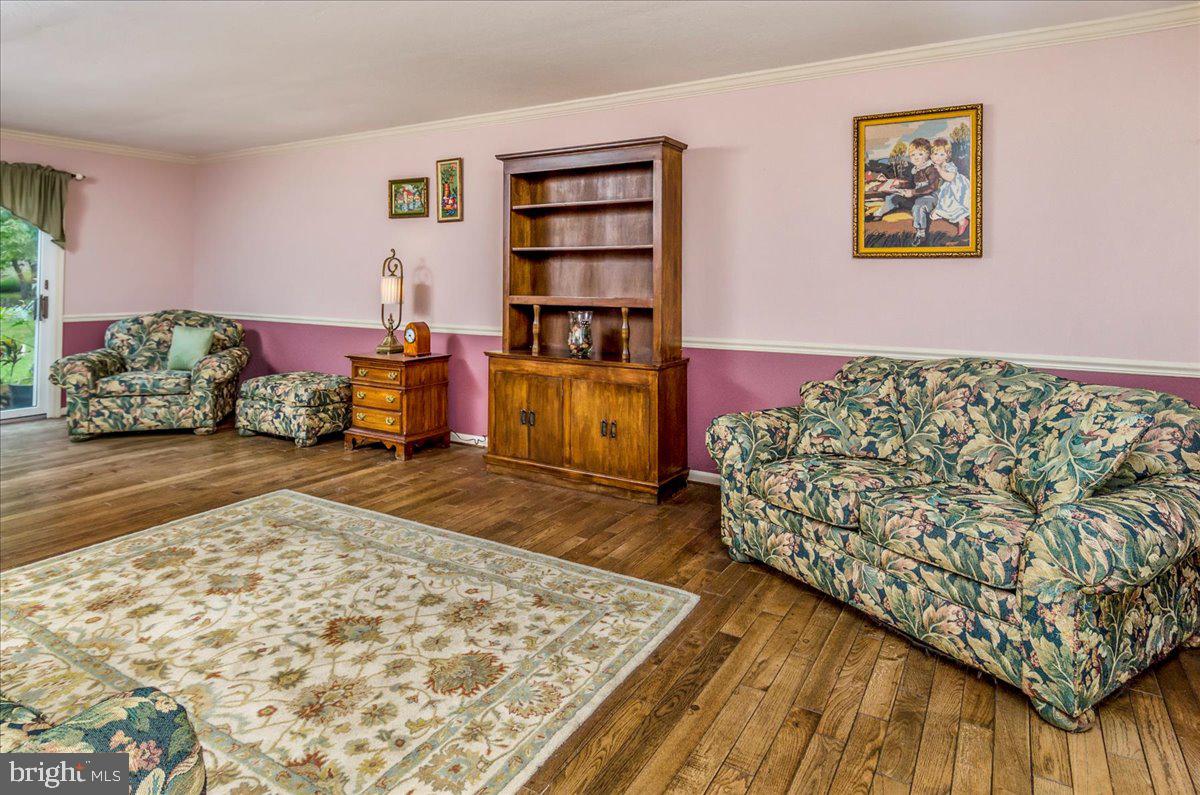 5926 Corrigan Road Doylestown, PA 18902 - Photo 5 of 31 Gallery Image 5