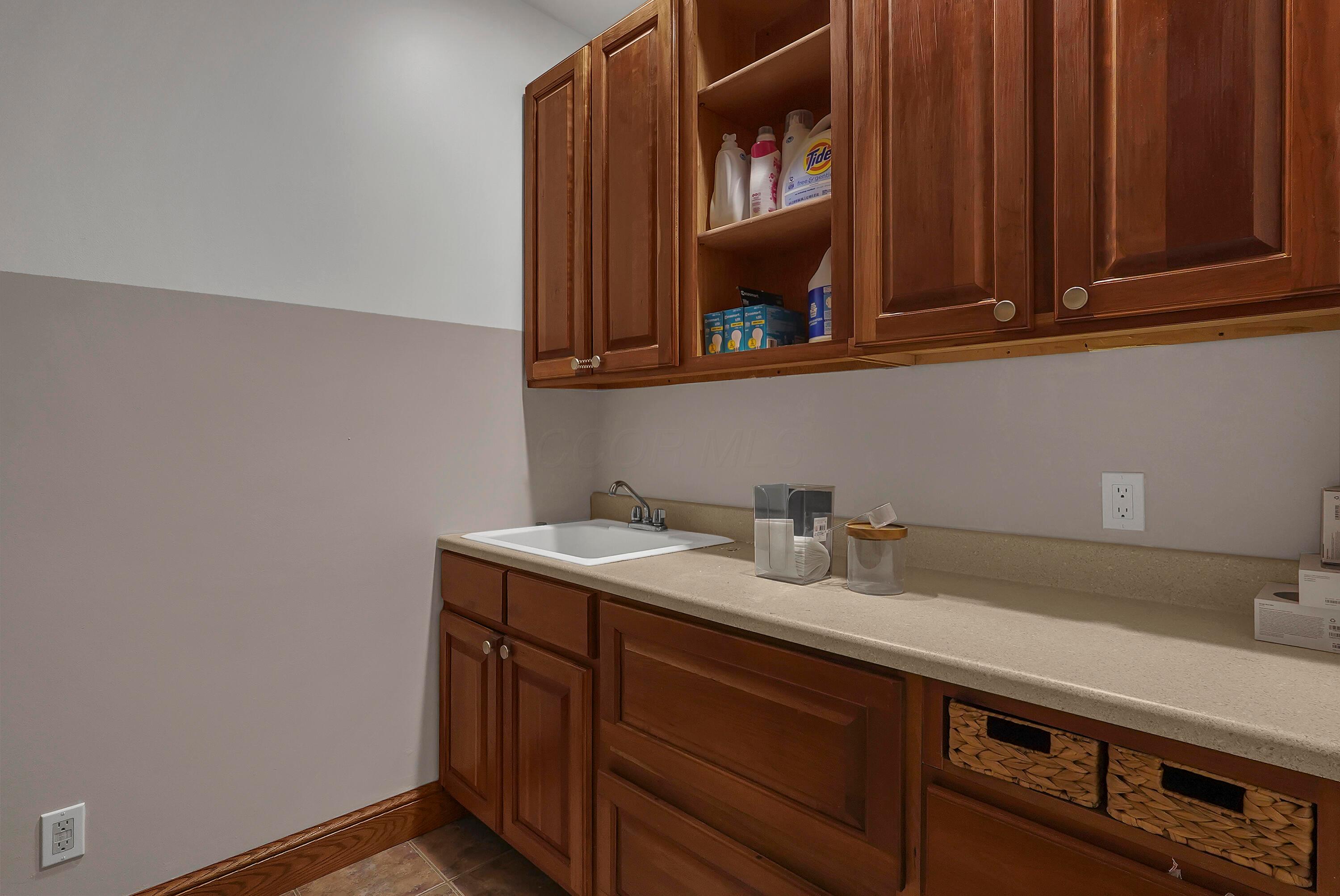 6222 Jacksontown Road Heath, OH 43056 - Photo 16 of 46 DSC00327