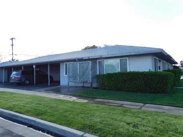 $1,300 | 4186 East Ashlan Avenue, Fresno, CA 93726