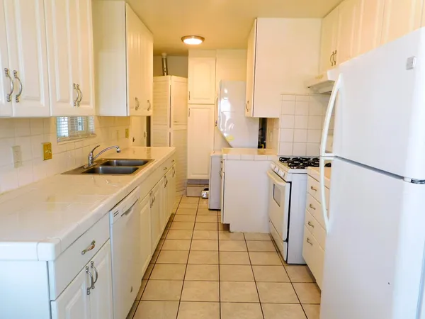 $1,300 | 4186 East Ashlan Avenue, Fresno, CA 93726