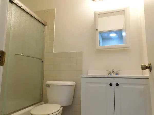 $1,300 | 4186 East Ashlan Avenue, Fresno, CA 93726