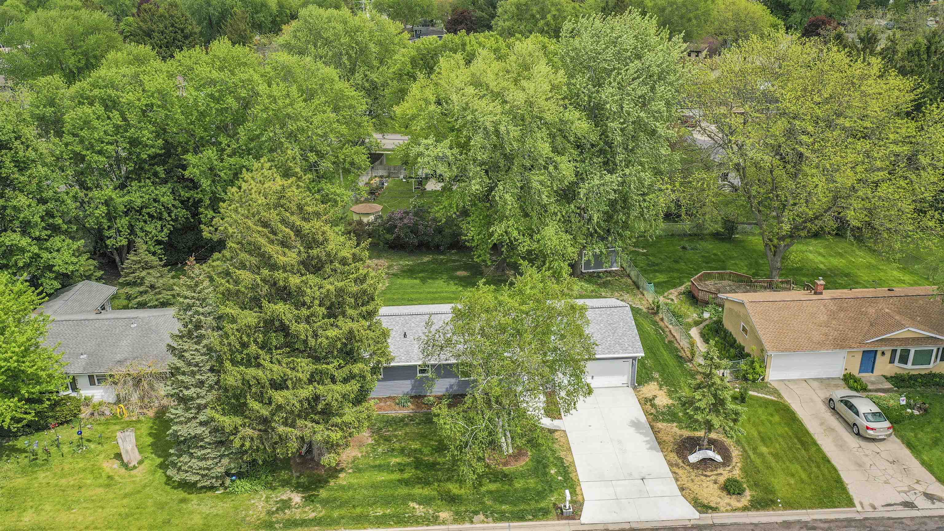 195 Amber Trail Sun Prairie, WI 53590 - Photo 10 of 36