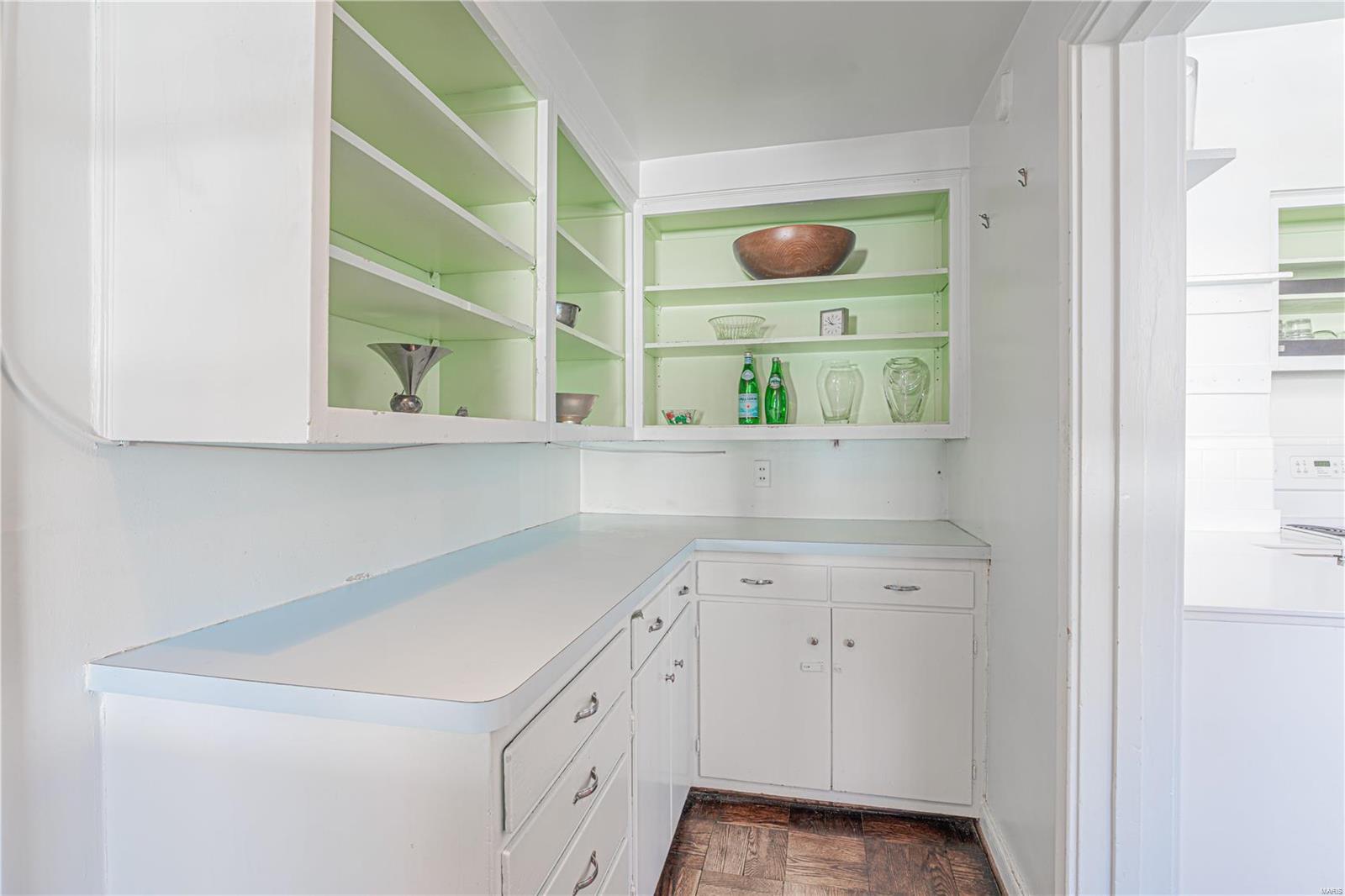9559 Litzsinger Road Ladue, MO 63124 - Photo 23 of 41 Gallery Image 23