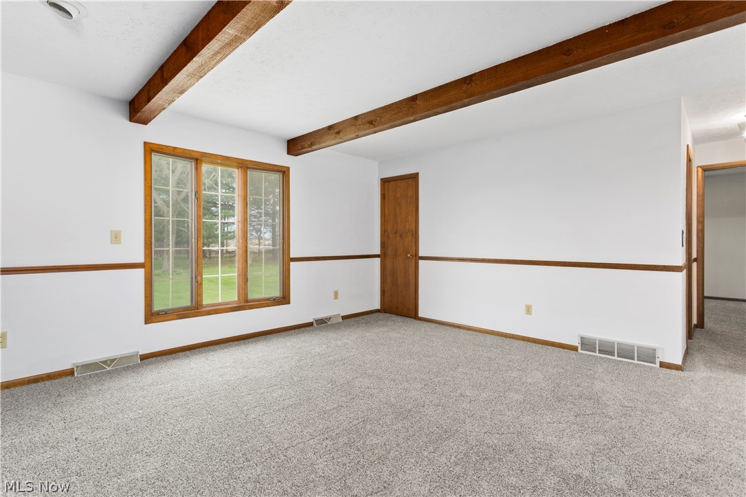 8514 West Ridge Road Elyria, OH 44035 - Photo 11 of 33 Family Room