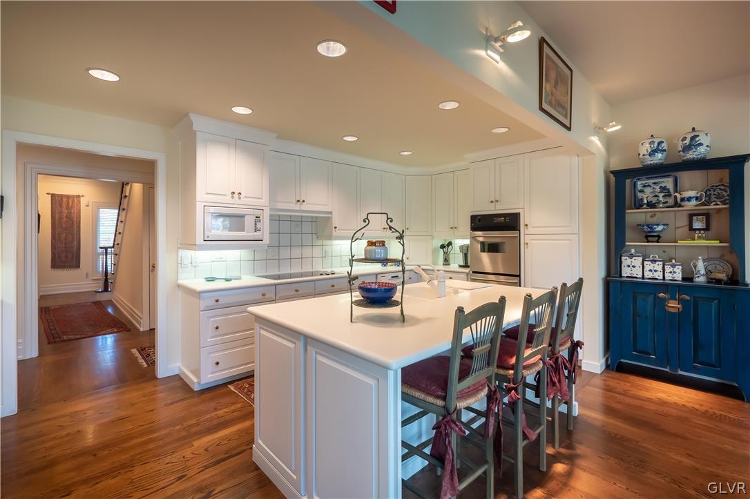 1556 Saucon Valley Road Bethlehem, PA 18015 - Photo 16 of 39 Gallery Image 16