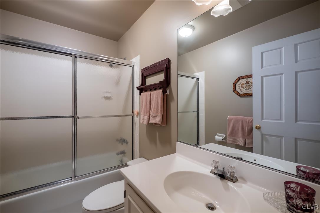 1556 Saucon Valley Road Bethlehem, PA 18015 - Photo 30 of 39 1st level ensuite bath