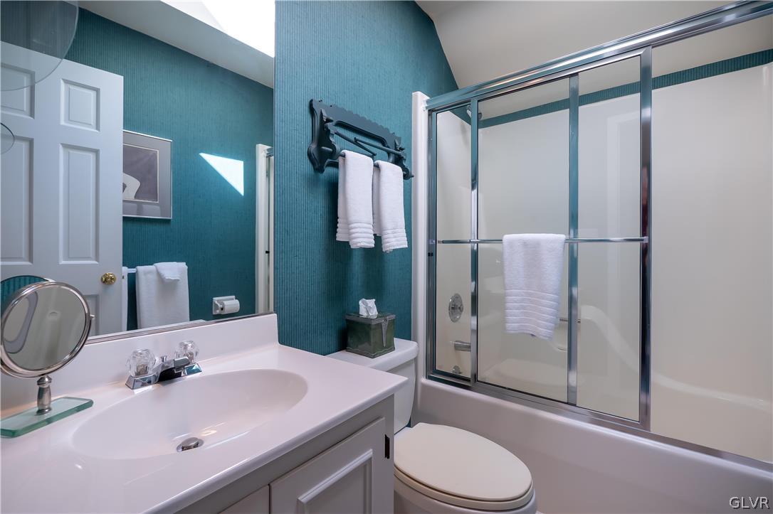 1556 Saucon Valley Road Bethlehem, PA 18015 - Photo 39 of 39 Ensuite bath above garage