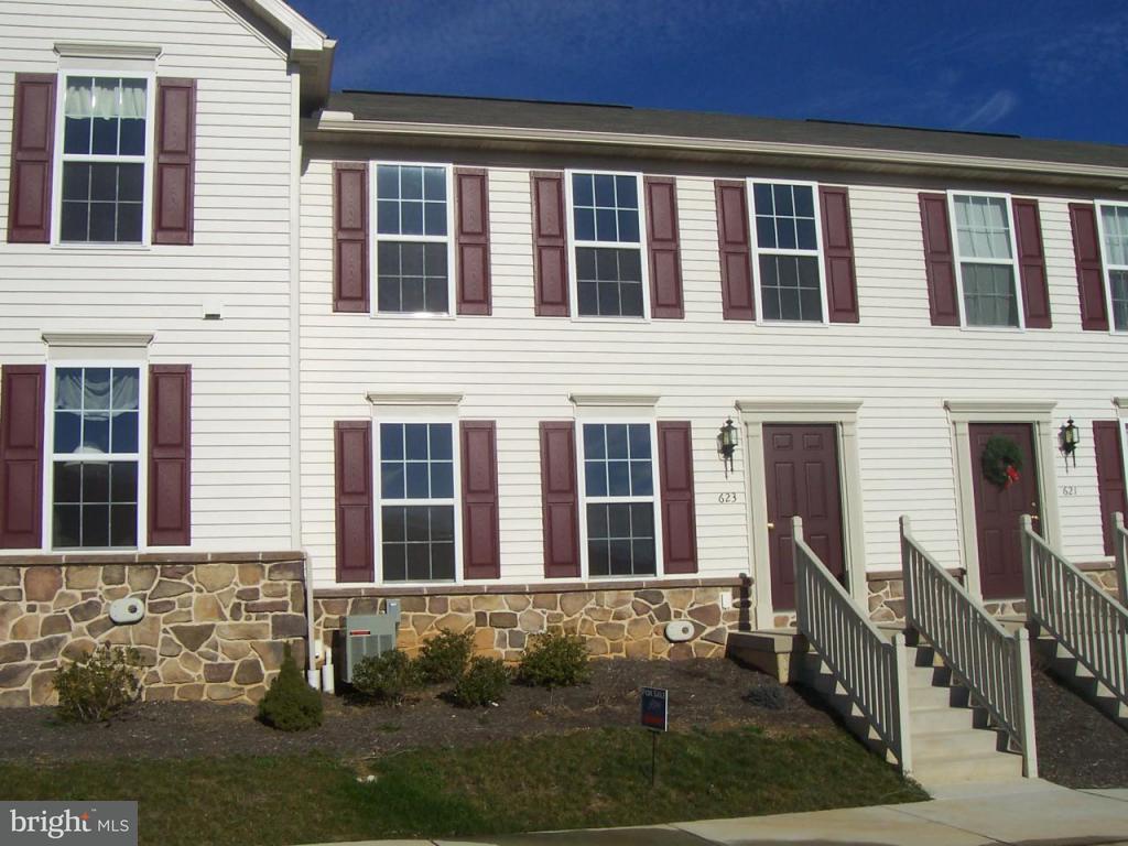 623 East Newport Road, Unit 6 Lititz, PA 17543 - Photo 1 of 6