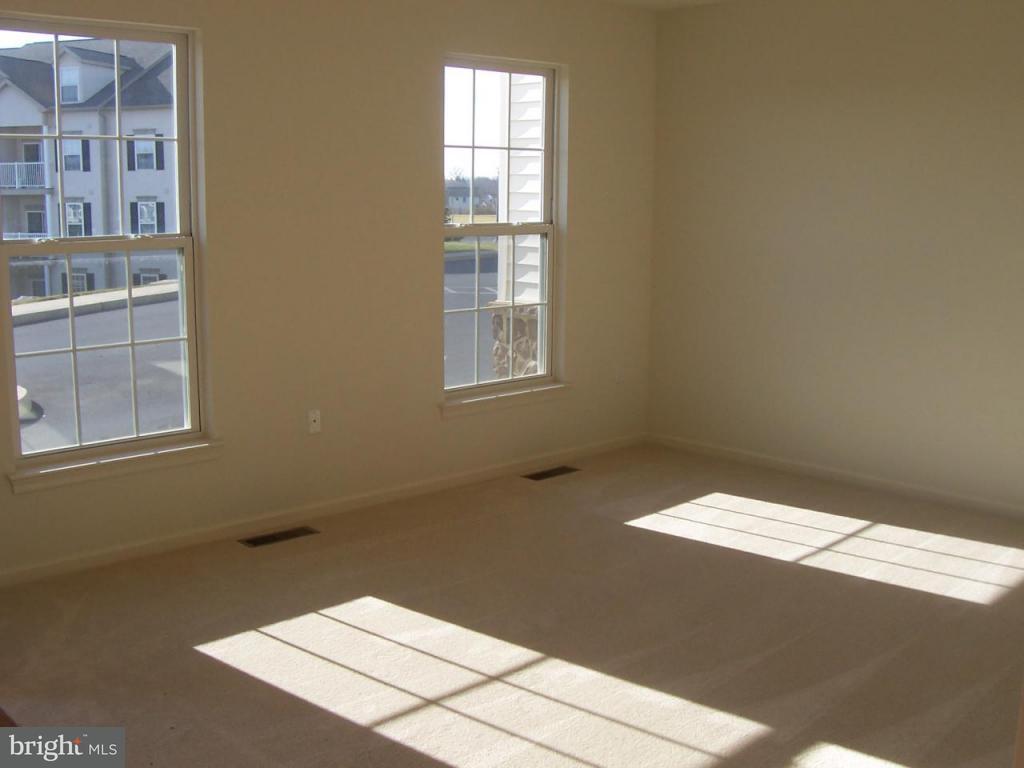 623 East Newport Road, Unit 6 Lititz, PA 17543 - Photo 2 of 6