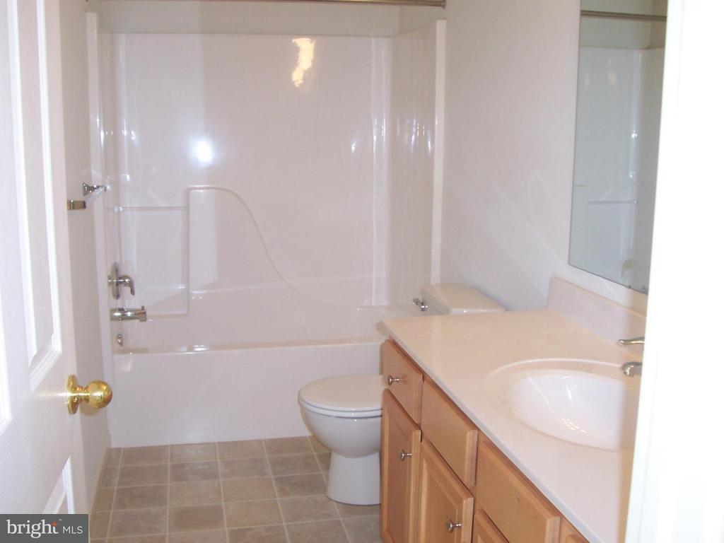 623 East Newport Road, Unit 6 Lititz, PA 17543 - Photo 6 of 6