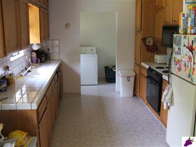 31618 Delaware Road Coarsegold, CA 93614 - Photo 3 of 6 Kitchen with ample cabinet space.