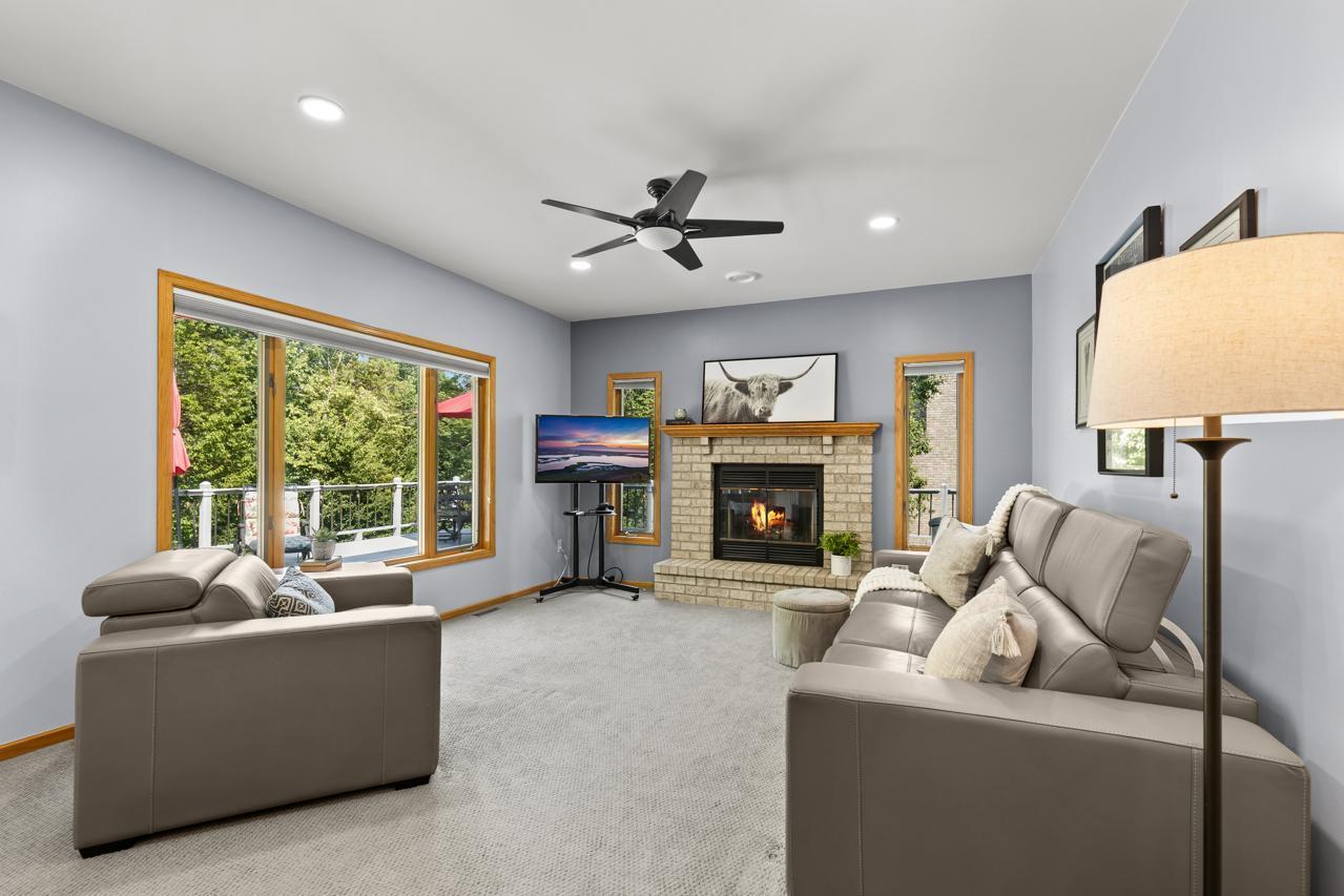 8855 Sylvan Ridge Eden Prairie, MN 55347 - Photo 4 of 45