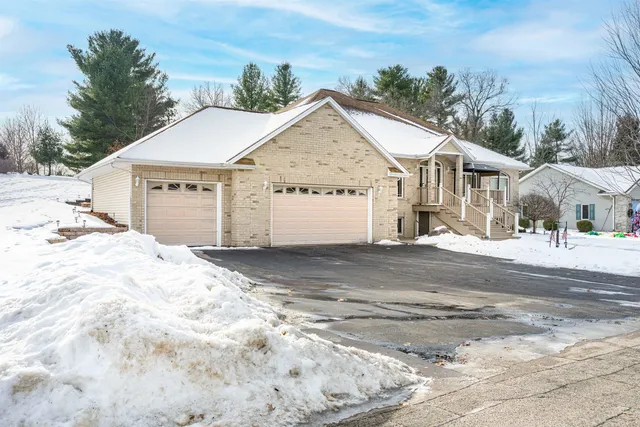 $429,000 | 1628 Michigan Avenue, Wisconsin Dells, WI 53965